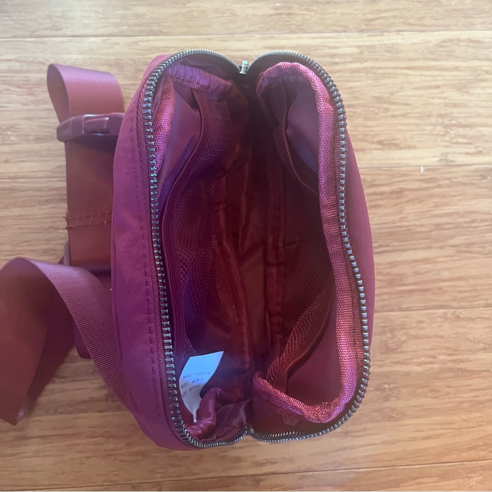 HALARA Maroon Crossbody Bag - Picture 4 of 4